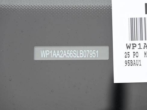 Used 2025 Porsche Macan image 46