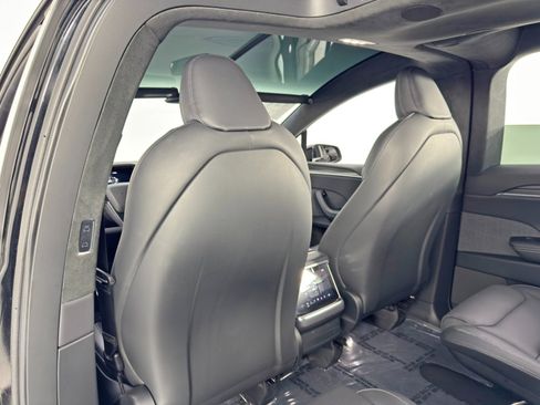 Used 2022 Tesla Model X Plaid image 38