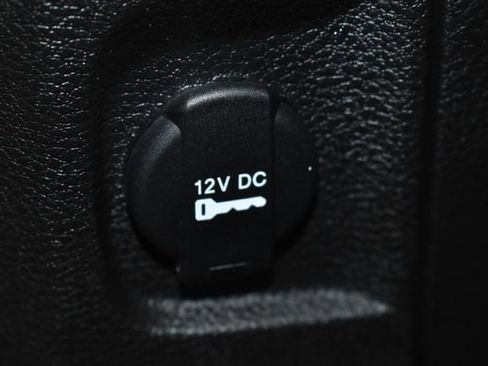 Used 2023 RAM 1500 Classic SLT w/ Protection Group AWD/4WD image 26