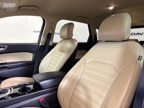 Used 2018 Ford Edge SEL w/ Equipment Group 201A image 3