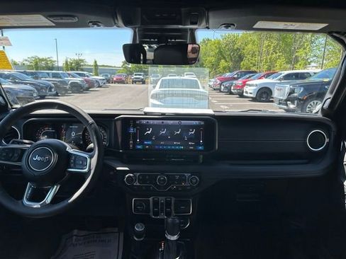Used 2026 Jeep Wrangler Unlimited Sahara w/ Safety Group AWD/4WD image 26