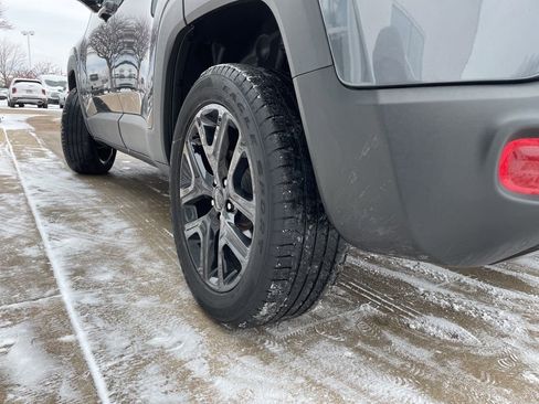 Used 2022 Jeep Renegade Altitude w/ Sun/Sound Group image 18