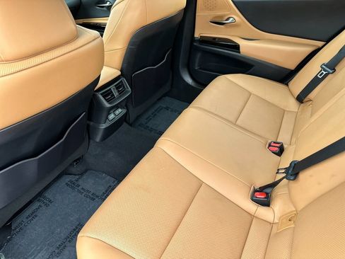 Used 2023 Lexus ES 350 w/ Premium Package FWD image 11