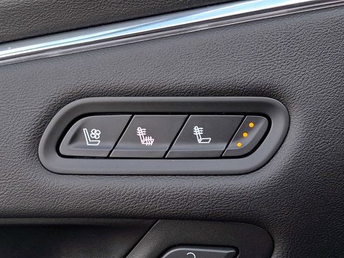 Used 2024 Cadillac Escalade Premium Luxury image 26