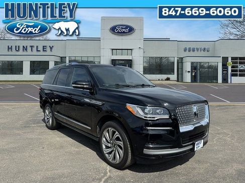 Used 2022 Lincoln Navigator Reserve image 4