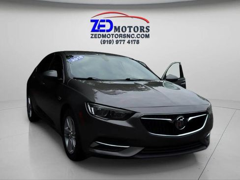Used 2018 Buick Regal Preferred image 9