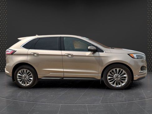Used 2020 Ford Edge Titanium w/ Equipment Group 301A AWD/4WD image 4
