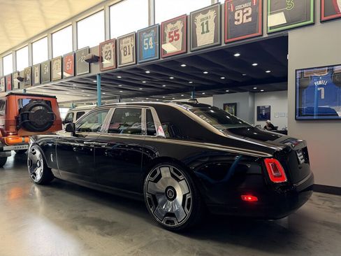 Used 2022 Rolls-Royce Phantom Sedan RWD image 9