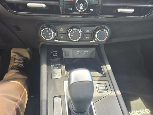 Certified 2025 Nissan Kicks SV FWD image 21