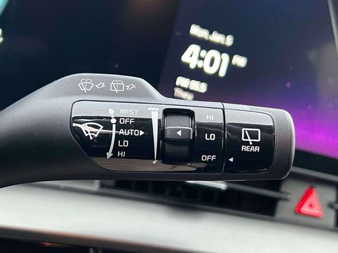 Used 2025 Kia Sportage EX image 23