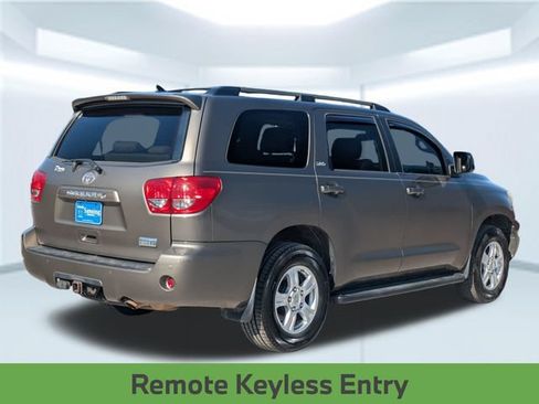 Used 2016 Toyota Sequoia SR5 w/ Premium Package RWD image 6