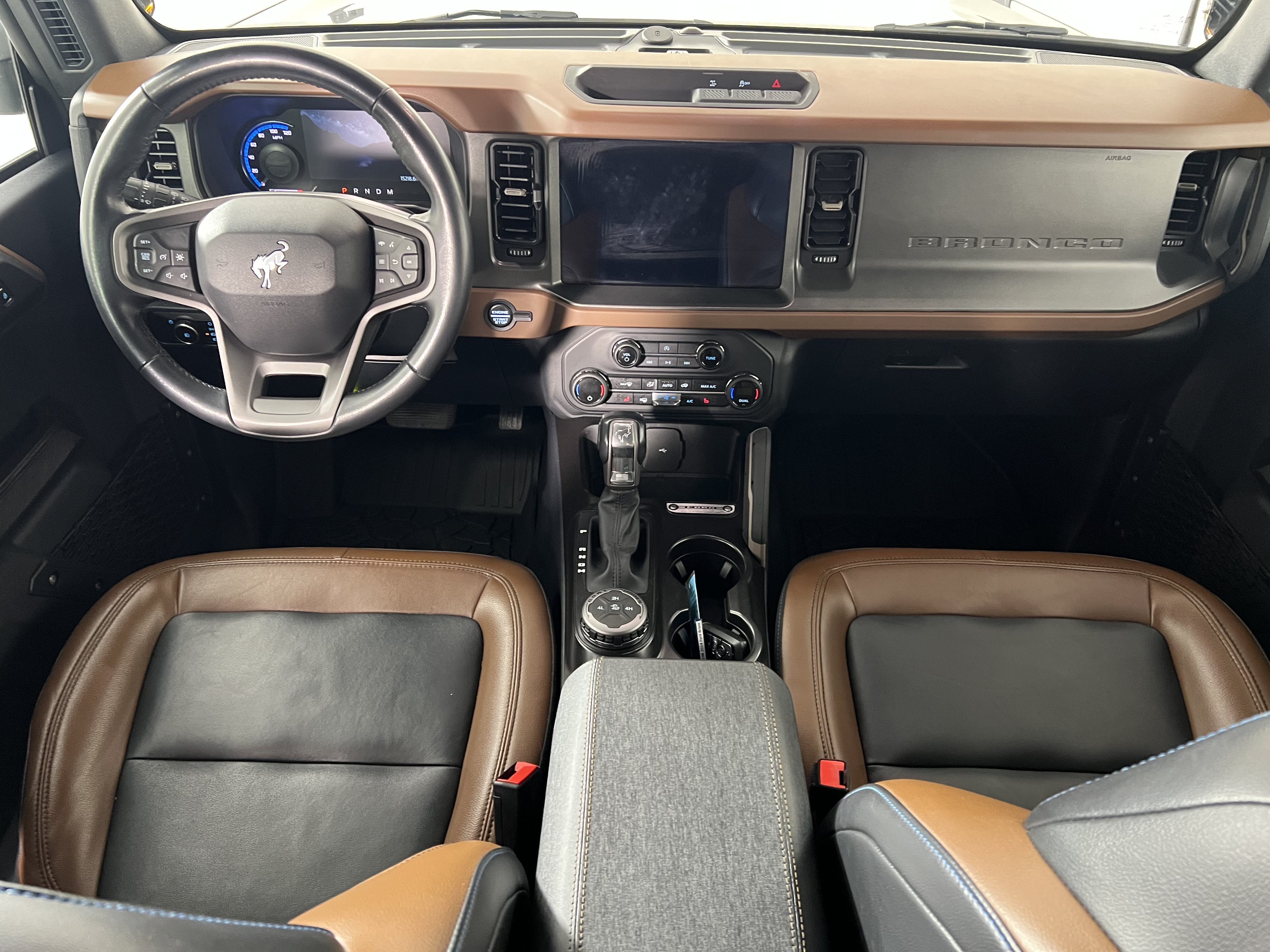 Used 2024 Ford Bronco Outer Banks AWD/4WD image 19