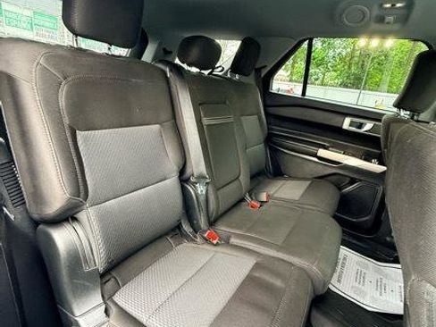 Used 2023 Ford Explorer XLT AWD/4WD image 18