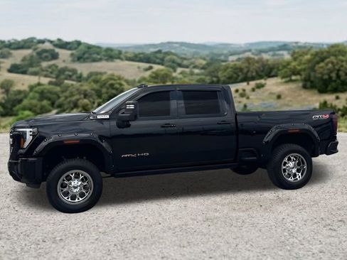 Used 2024 GMC Sierra 2500 AT4 w/ AT4 Premium Plus Package AWD/4WD image 4