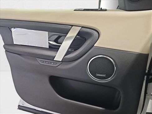 New 2025 Land Rover Discovery Sport S image 24