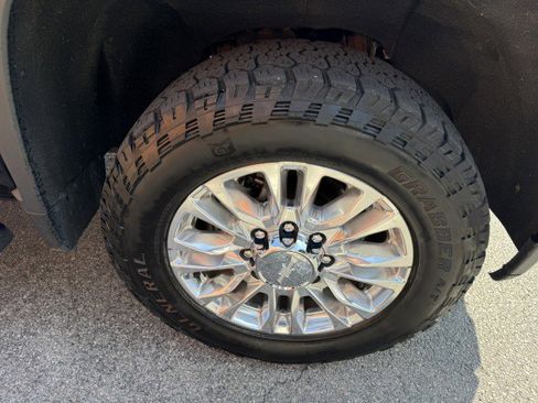 Used 2020 Chevrolet Silverado 3500 High Country w/ Z71 Off-Road Package image 15