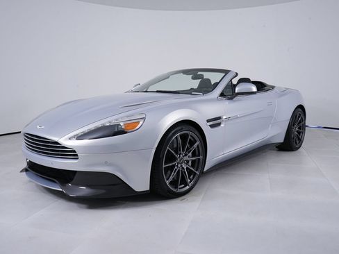 Used 2016 Aston Martin Vanquish Volante RWD image 1