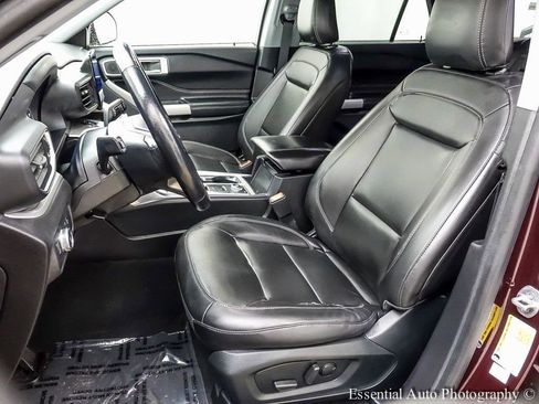 Certified 2022 Ford Explorer XLT w/ Equipment Group 202A image 8