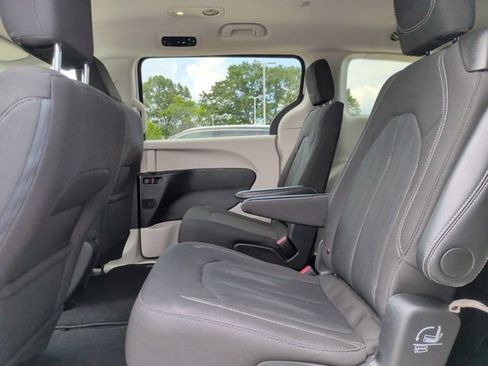Used 2024 Chrysler Voyager LX FWD image 23