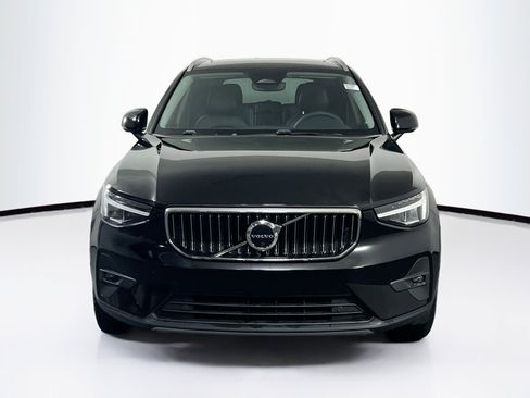 Used 2023 Volvo XC40 B4 Plus w/ Driver Assist Package image 2