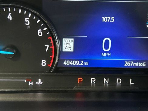 Used 2022 Ford Explorer XLT w/ Equipment Group 202A AWD/4WD image 26