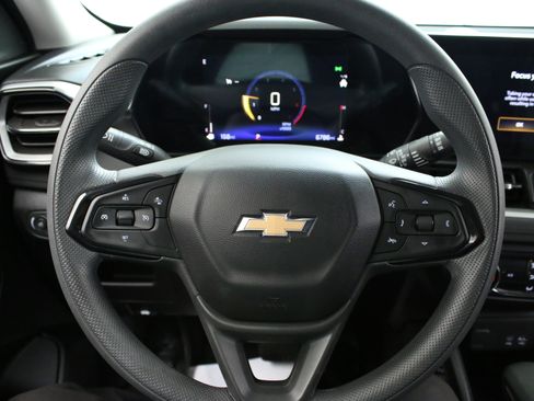 Used 2024 Chevrolet TrailBlazer LS w/ LS Convenience Package FWD image 12