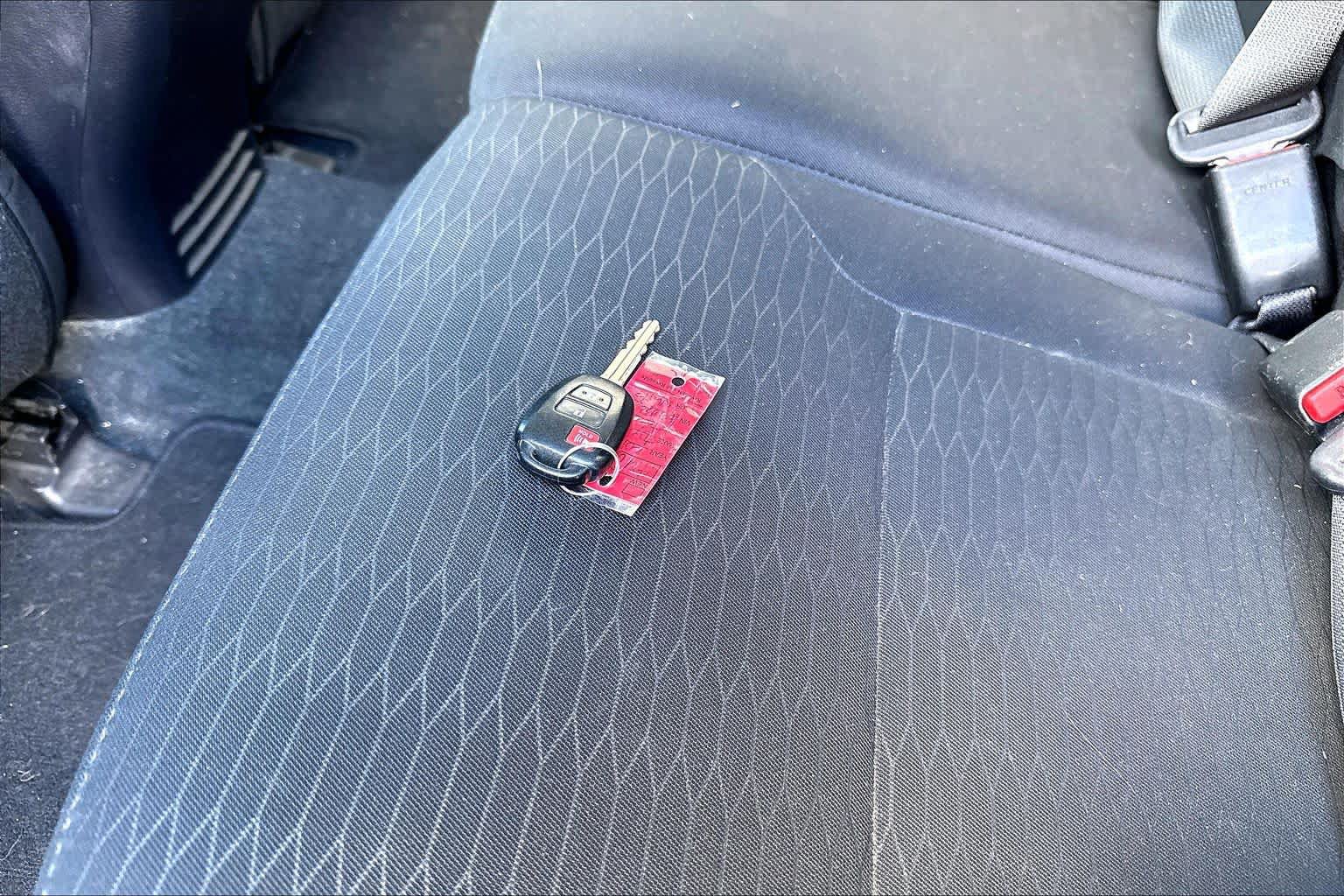 Used 2017 Toyota Tacoma SR5 RWD image 12