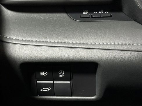 Used 2024 Toyota Highlander LE image 18