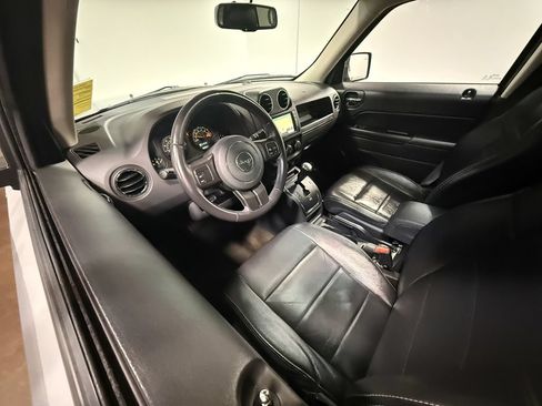 Used 2017 Jeep Patriot High Altitude AWD/4WD image 2