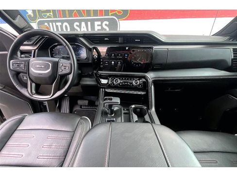 Used 2024 GMC Sierra 1500 AT4X image 16