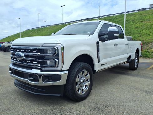 Used 2024 Ford F250 Lariat w/ Lariat Ultimate Package AWD/4WD image 3