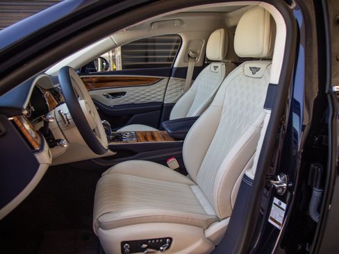 Used 2024 Bentley Flying Spur Azure AWD/4WD image 5
