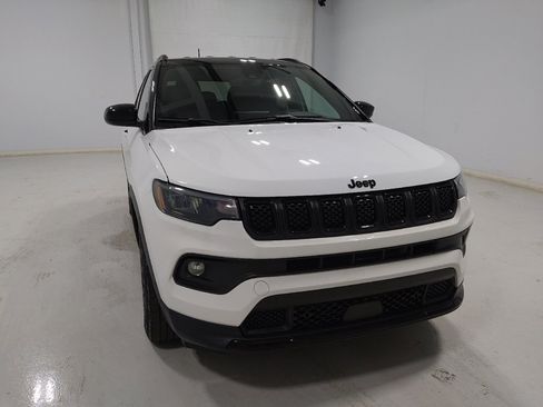 Used 2023 Jeep Compass Latitude w/ Convenience Group AWD/4WD image 14