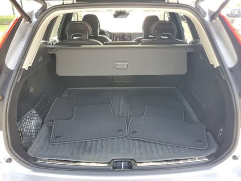 Used 2019 Volvo XC60 T5 Momentum w/ Protection Package FWD image 9