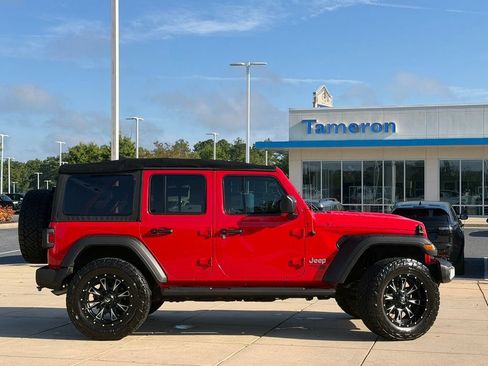 Used 2018 Jeep Wrangler Unlimited Sport S AWD/4WD image 4