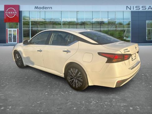 Certified 2023 Nissan Altima 2.5 SV FWD image 7