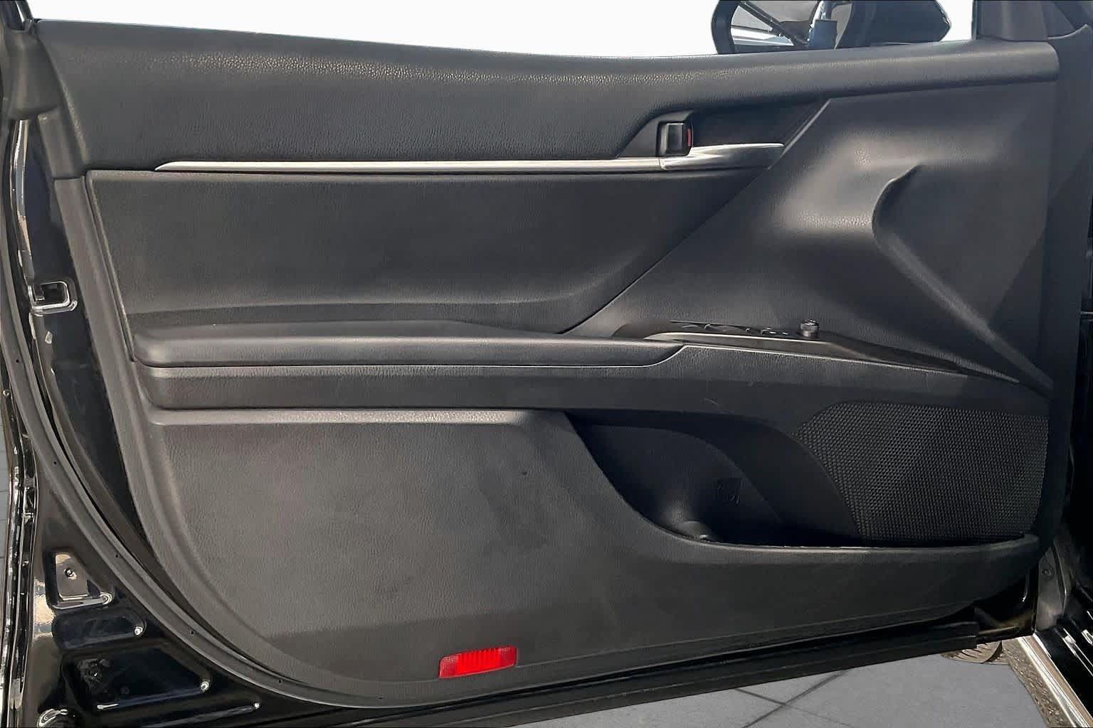 Used 2022 Toyota Camry SE FWD image 22