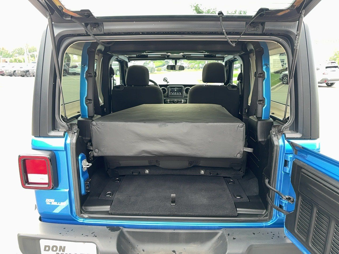Used 2022 Jeep Wrangler Sport AWD/4WD image 17