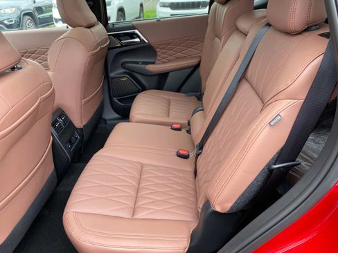 New 2025 Mitsubishi Outlander SEL image 7