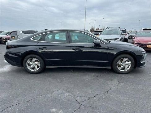 New 2026 Hyundai Sonata SE FWD image 2