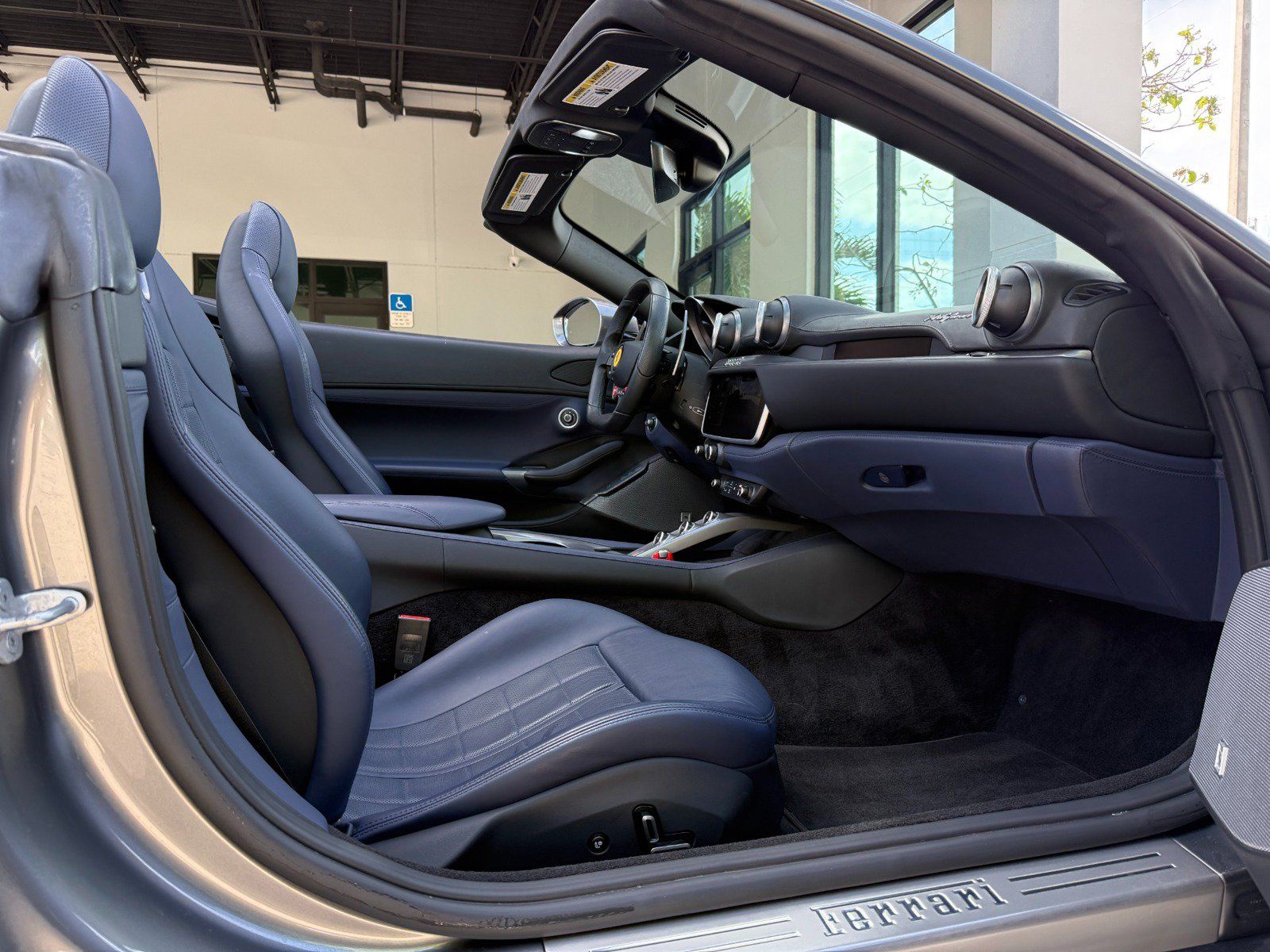 Used 2022 Ferrari Portofino M RWD image 25