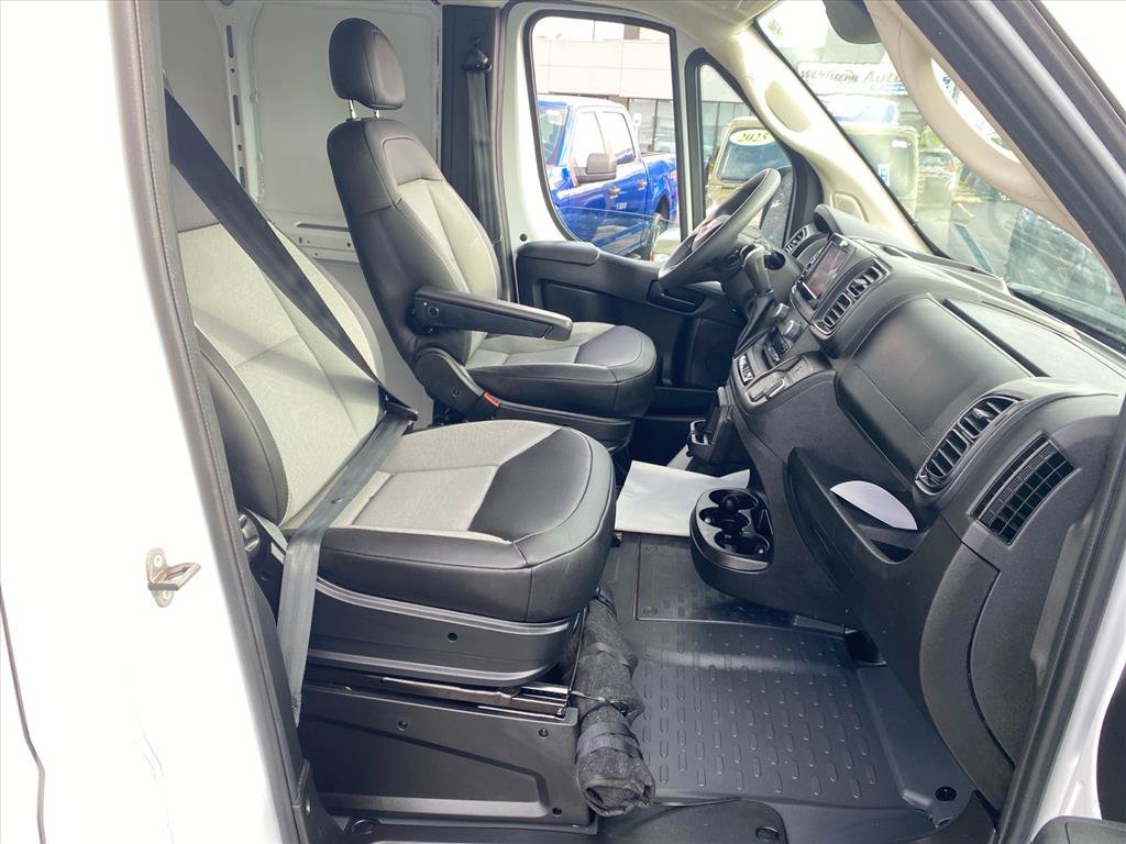 Used 2026 RAM ProMaster 2500 w/ Convenience Group FWD image 21