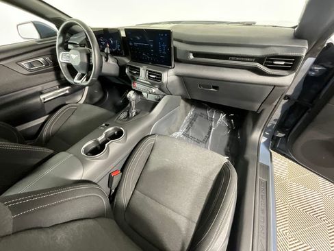 Used 2025 Ford Mustang Coupe image 15
