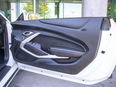 Used 2020 Chevrolet Camaro LT image 18