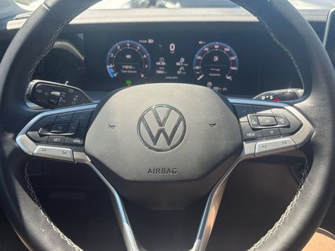 Used 2026 Volkswagen Tiguan SE AWD/4WD image 22