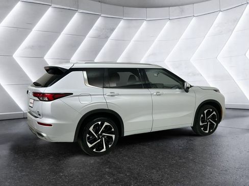 Used 2022 Mitsubishi Outlander SEL image 4