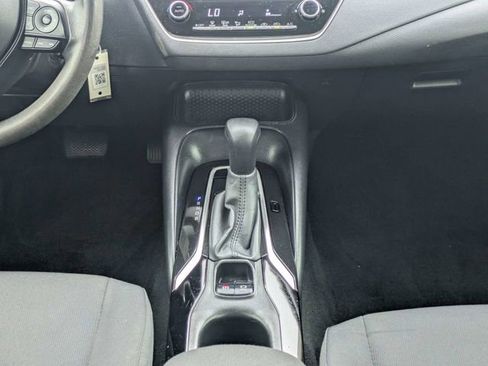 Used 2020 Toyota Corolla LE FWD image 17