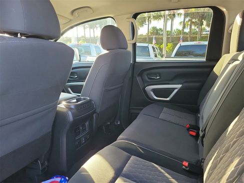 Used 2024 Nissan Titan SV w/ SV Convenience Package image 9