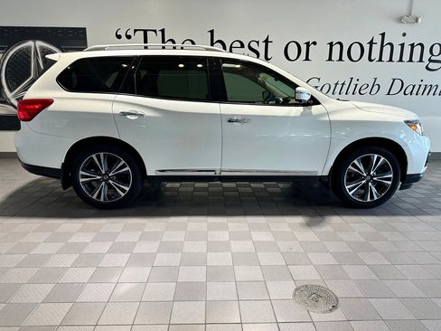 Used 2019 Nissan Pathfinder Platinum AWD/4WD image 3