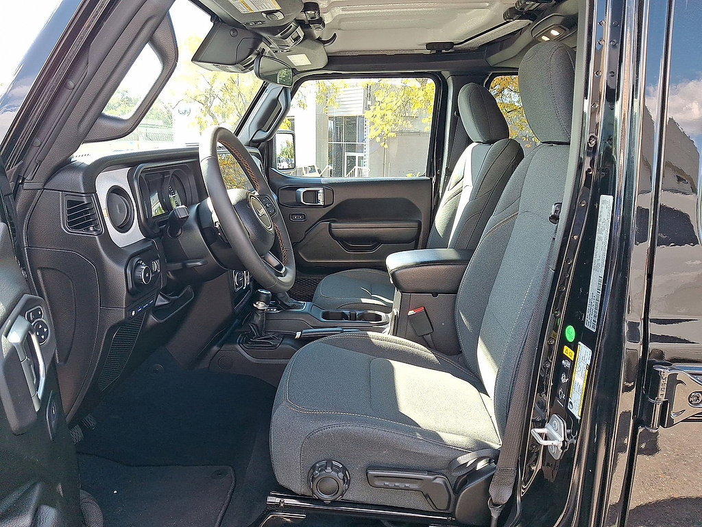 Used 2024 Jeep Wrangler Unlimited w/ Convenience Group AWD/4WD image 17
